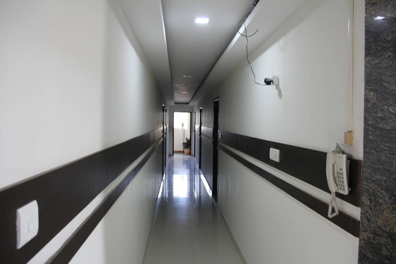 Seaqueen Residency Hotel Chennai Bagian luar foto