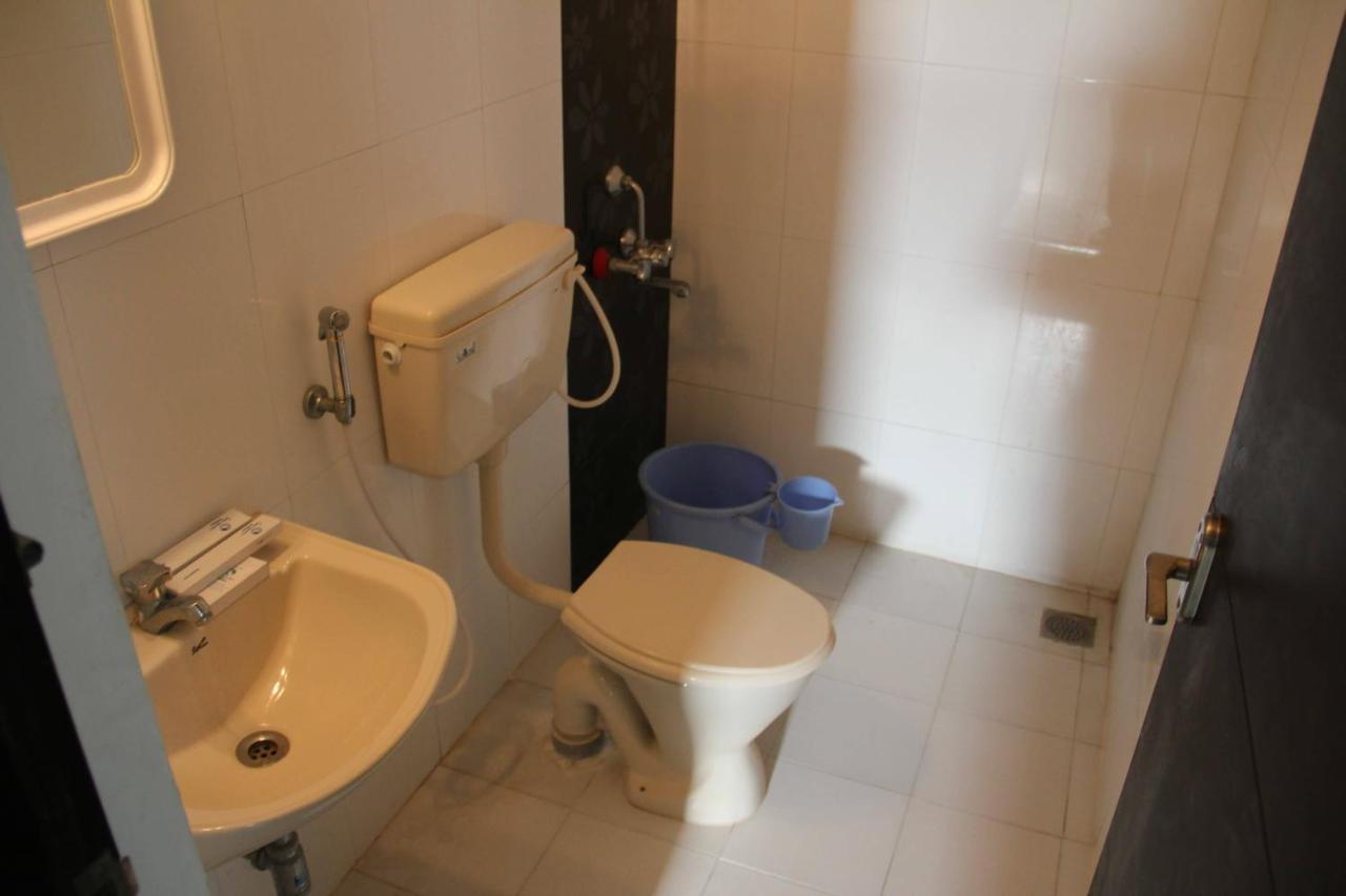 Seaqueen Residency Hotel Chennai Bagian luar foto