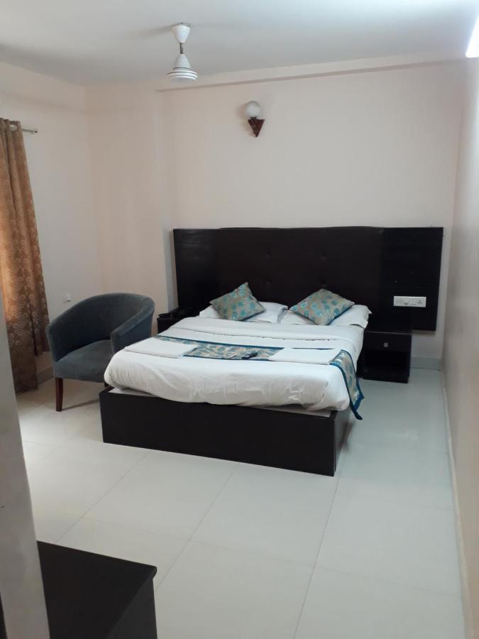 Seaqueen Residency Hotel Chennai Bagian luar foto