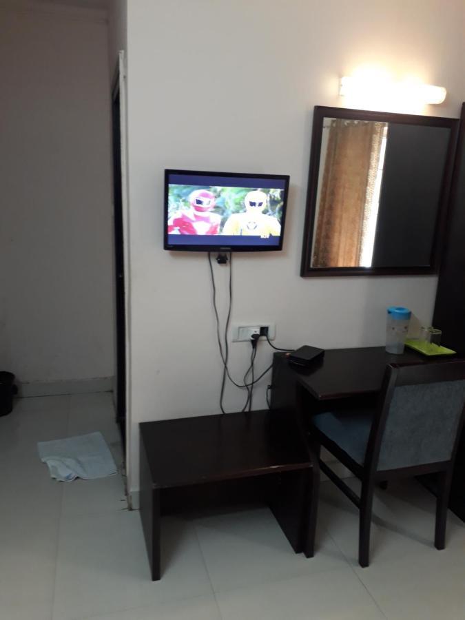 Seaqueen Residency Hotel Chennai Bagian luar foto