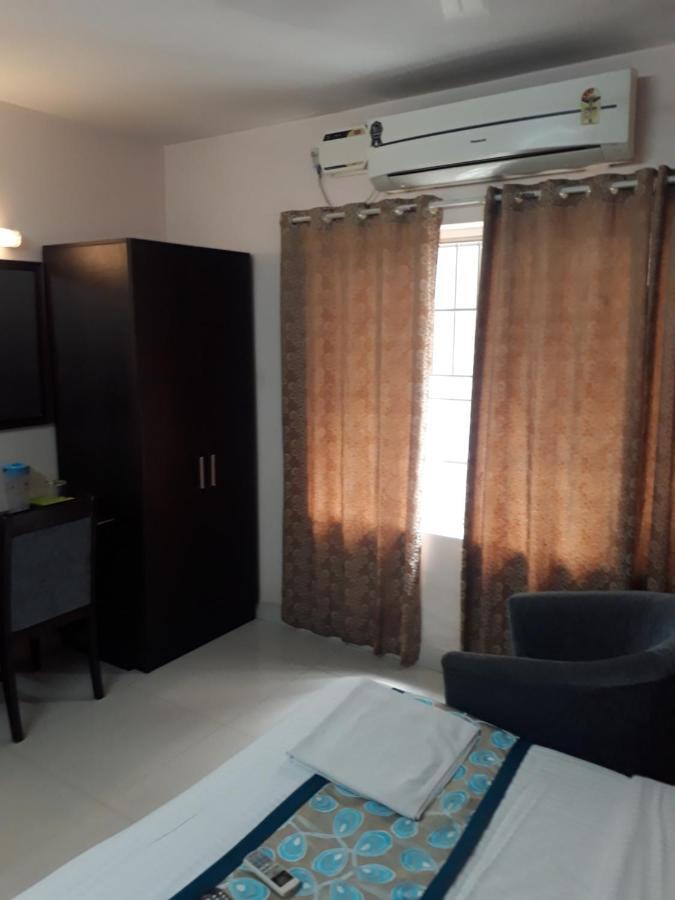 Seaqueen Residency Hotel Chennai Bagian luar foto
