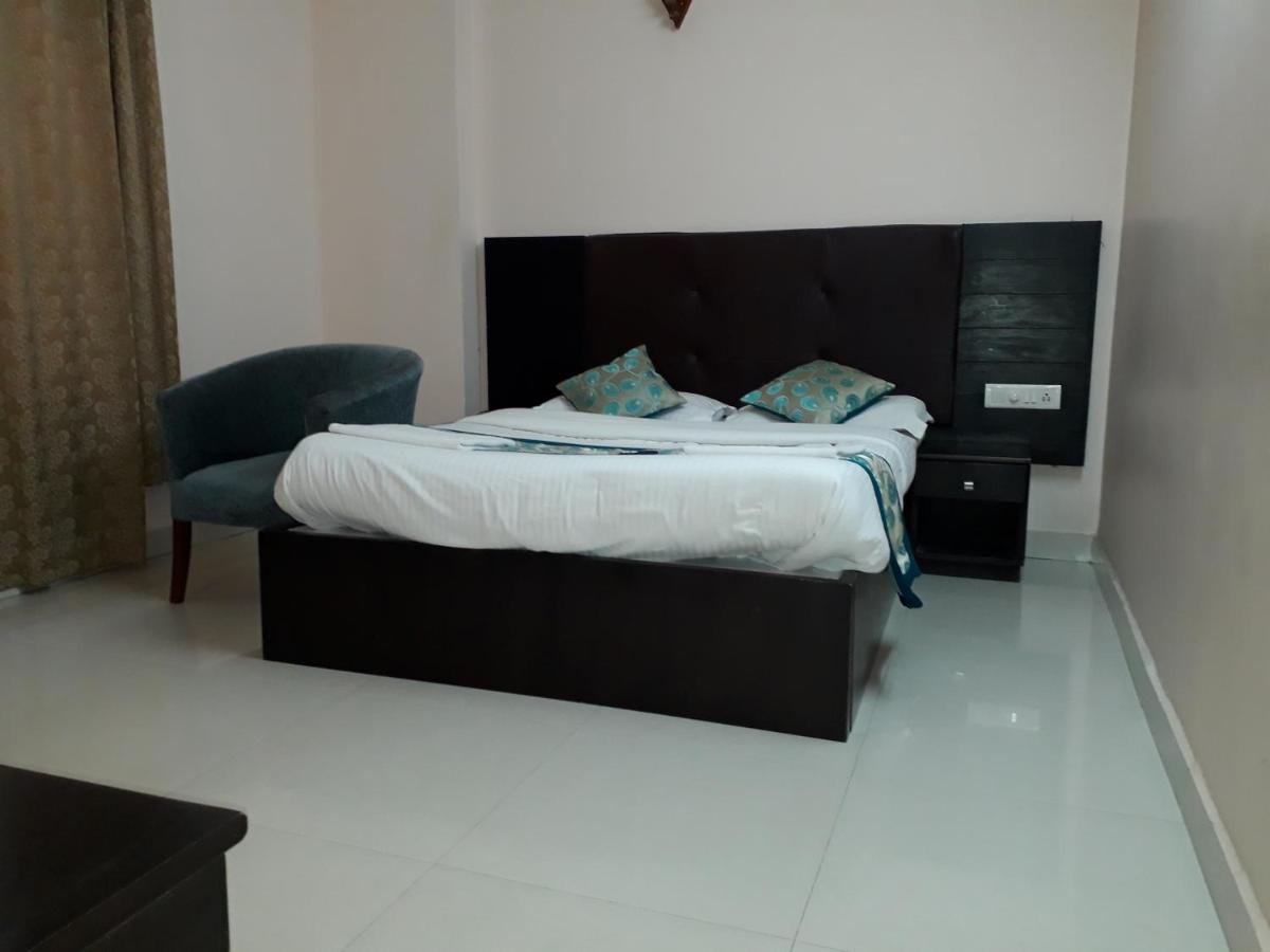 Seaqueen Residency Hotel Chennai Bagian luar foto