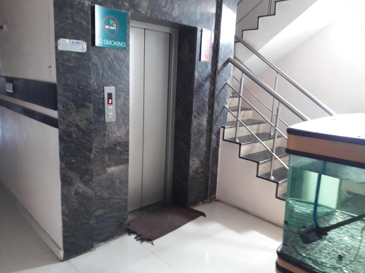 Seaqueen Residency Hotel Chennai Bagian luar foto