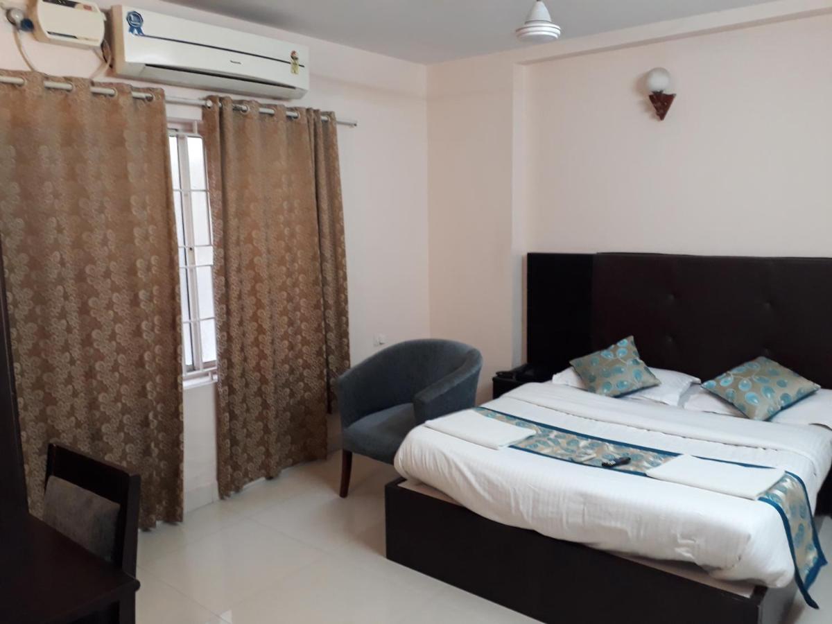 Seaqueen Residency Hotel Chennai Bagian luar foto